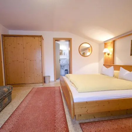 Apart-Pension Wasserfall Neustift im Stubaital Zimmer foto
